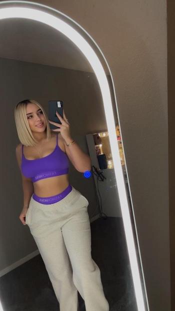 Linda, 23  female escort, Roswell-Carlsbad